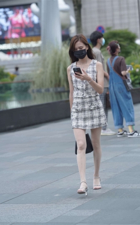 格子套装小姐姐
