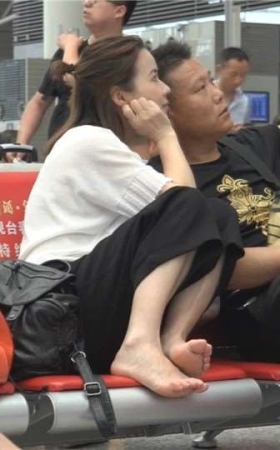 遇见美女shao妇抠脚视频 [191 MB/WMV]