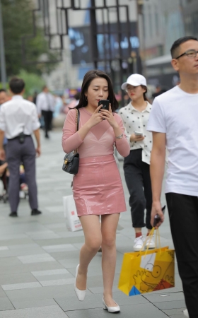 皮裙美女