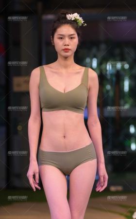 一模两套 [15P]