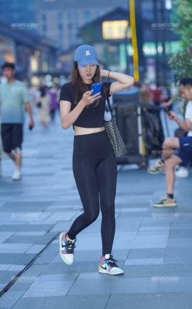 运动女孩 [17P]