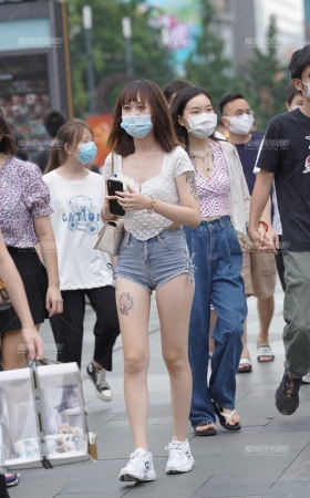 长腿美眉 [22P]