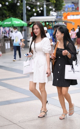 黑白长裙