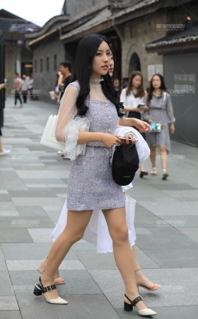漂亮美眉 [14P]