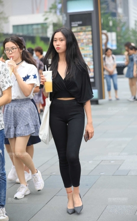 紧牛美腿 [14P]