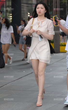 清纯白嫩小妹 [18P]