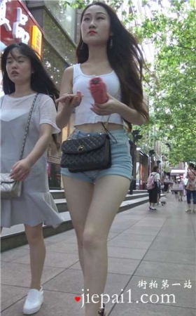 4k-身材劲爆的高腰紧身热牛蜜桃臀美女 [2.21 GB]