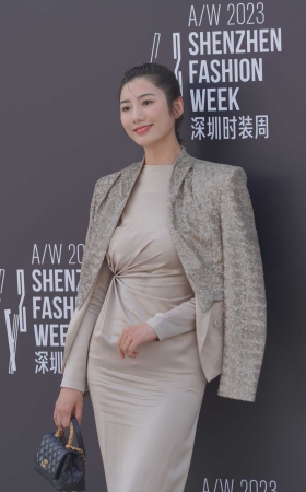 气质美女 [15P]