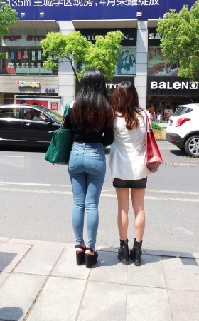 手机拍摄高腰蓝臀妹子----（10P） [10P]
