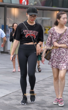 黑色紧身瑜伽裤少妇 [12P]