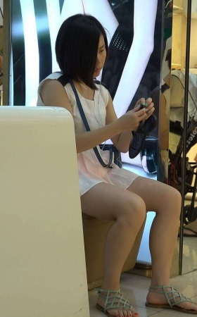 4K - 美足妹子 [538 MB/MP4]