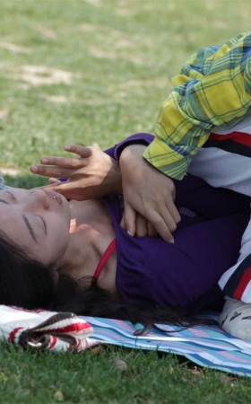 No953 这么好看的女人穿着双棉袜，真是难受