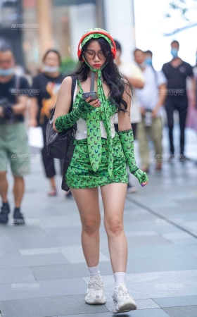 绿裙小妹 [21P]