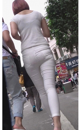超紧白裤短发美女