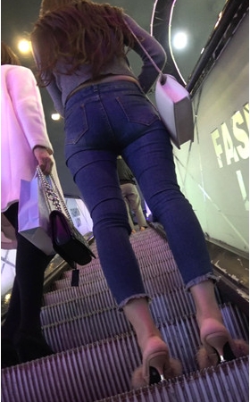 两组牛仔裤MM