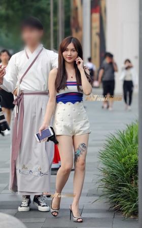 白嫩美腿女孩 [20P]