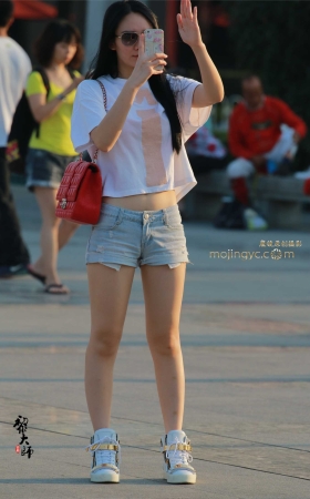 两个美女吹泡泡 [30P]