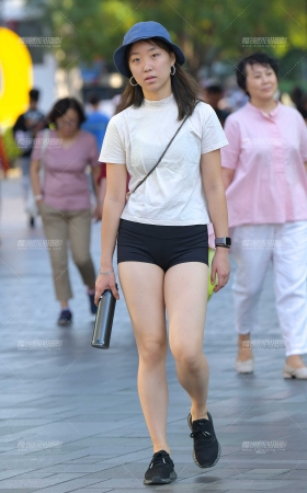 可爱白嫩清纯靓丽小热裤 [14P]