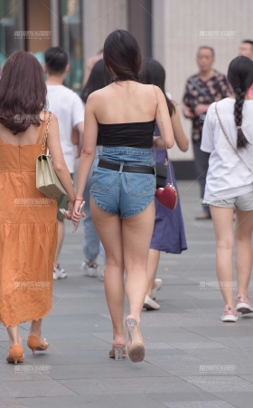 热裤美女 [13P]