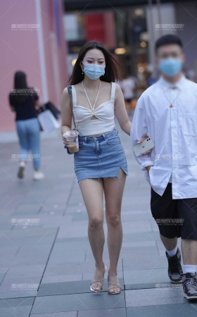 牛仔裙美腿 [17P]