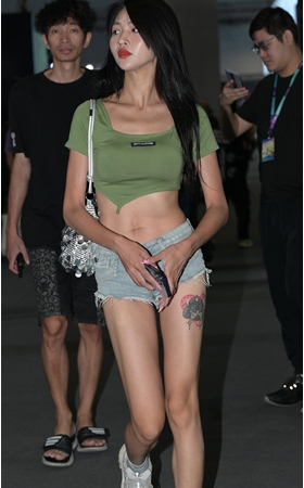 热裤小姐姐(95P)