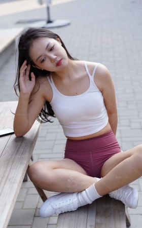 [kaine专区] 红色瑜伽短裤美眉<font color=red> [10P]</font>