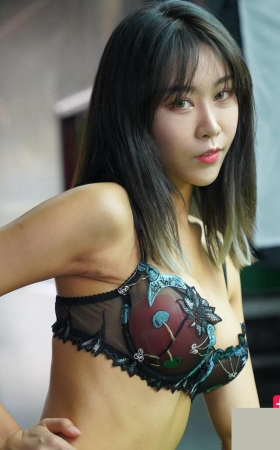 模拍性感的内衣美女MJ3497