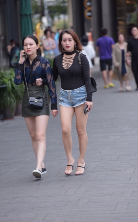丰满的热裤