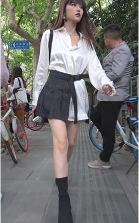 漂亮的白裙美女