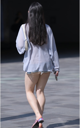 漂亮的美腿小姐姐(48P)