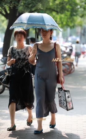 丰腴的少妇 [12P]
