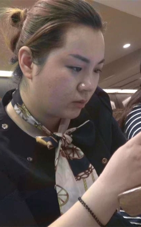穿肉丝美女