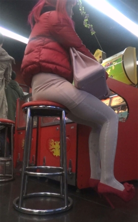 极品包臀短裙美女