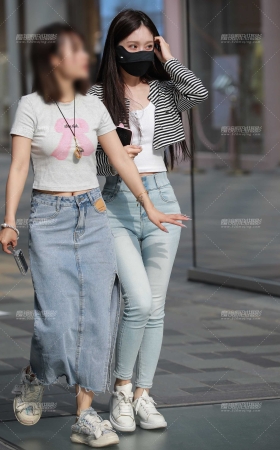 浅蓝牛仔裤美女 [23P]