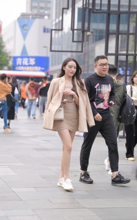 美腿有范儿的性感小姐姐