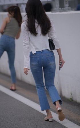 长腿牛仔