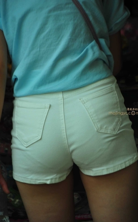 2016-07-19极品翘臀紧身小白裤少女75张 [75P]