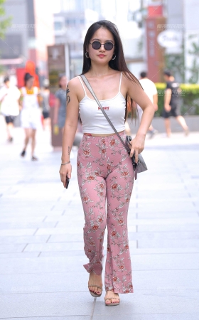 美丽丰臀** [18P]