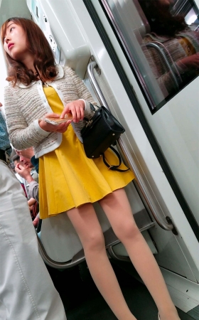 白色高跟肉色丝袜黄色连衣公主短裙美女极品美腿