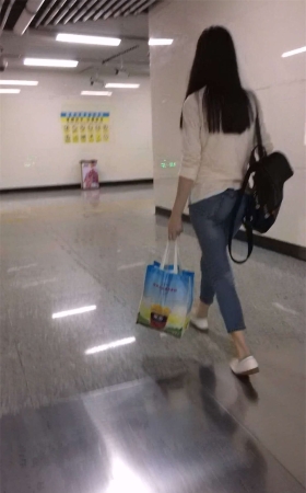 好紧身的牛仔美臀