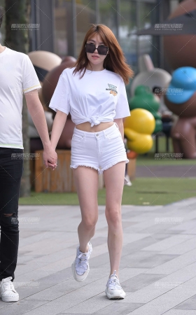 白热裤女友 [21P]