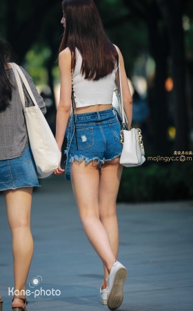 漂亮女生爱劈腿 [21P]