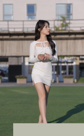 白裙女子MJ3468