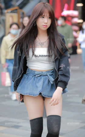 牛仔热裤小妹 [15P]