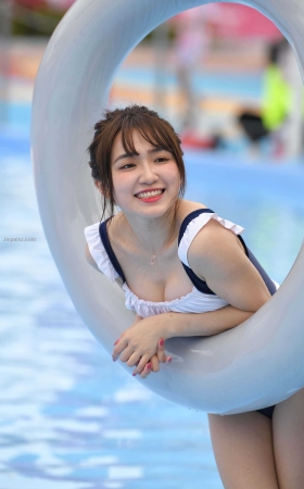 可爱泳装小妹 【图片➕视频】<font color=red> [10P]</font>