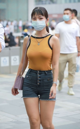 P248性感黑色热裤女友
