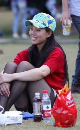 No1221 甜美型红衣少妇的一袭黑丝让性感指数飙升 第1套