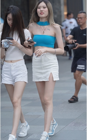 性感的白裙抹胸美女(74P)