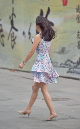 长腿高跟美女
