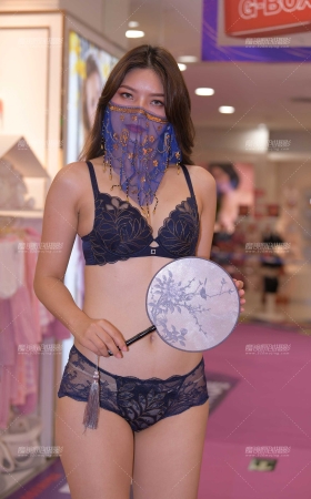 一模两套，性感迷人 [25P]